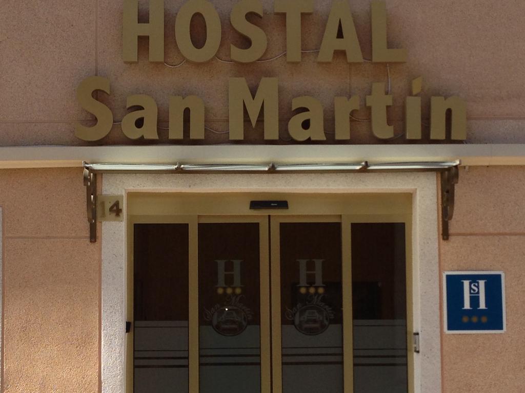 Hostal San Martin San Martin De La Vega Exterior photo